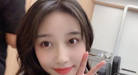 她是非誠勿擾最美女觀眾，卻因為鏡頭不經(jīng)意一掃，進(jìn)入了演藝圈