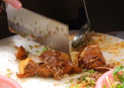 网红店|网红店做肉夹馍,12元一个每人只能买两块儿,食客:真想天天都吃