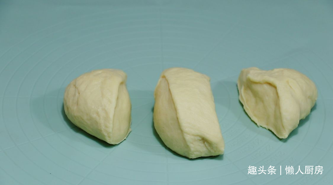 20元四片吐司，比吃一个猪肉包子还贵，不如自己做，还能拉丝