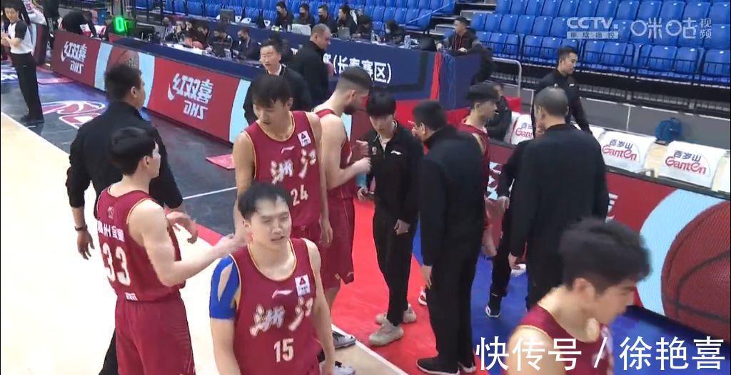 王仔路|程帅澎三人得分上20,阿不都空砍29分,浙江男篮大逆转战胜新疆队