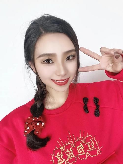 liy过年别再披头散发了!这些“ 大肠发圈 ”好看爆棚