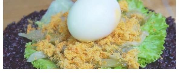 玉米碴子|5杯牛奶都不如它！一煮一卷就搞定，建议常给孩子做这道早餐，香