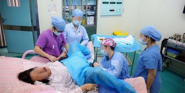 顺产|宝妈吐槽分娩时的尴尬:头胎顺产被“剃毛”,二胎剖腹产也没逃掉