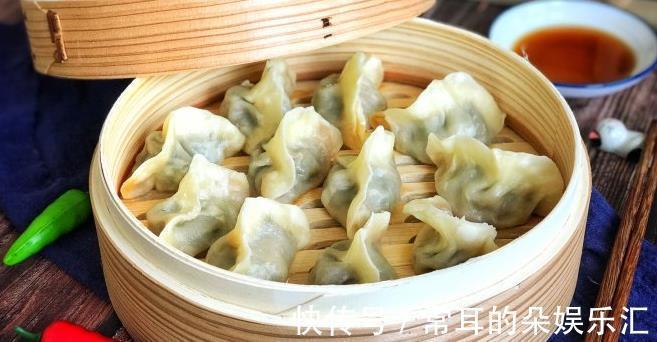 饺子|天热,我家就爱吃这个馅的饺子,嫩滑爽口又开胃,比猪肉馅还香!