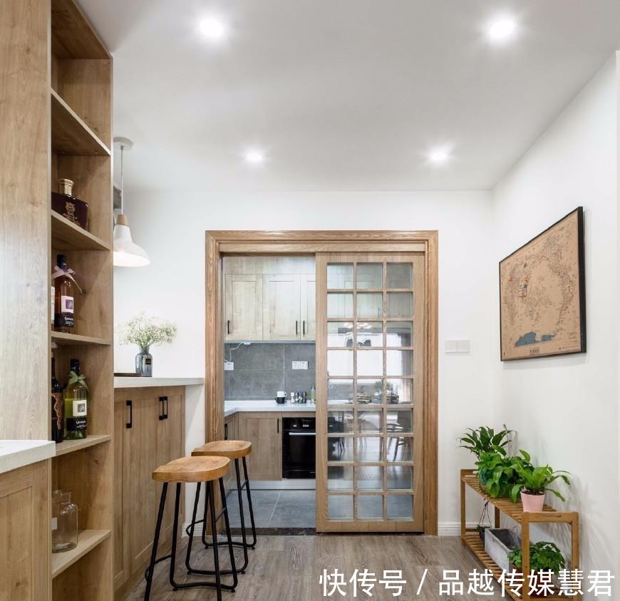 家人|坚持把沙发墙挖个“洞”，家人不解！完工后都夸我大智若愚！晒晒