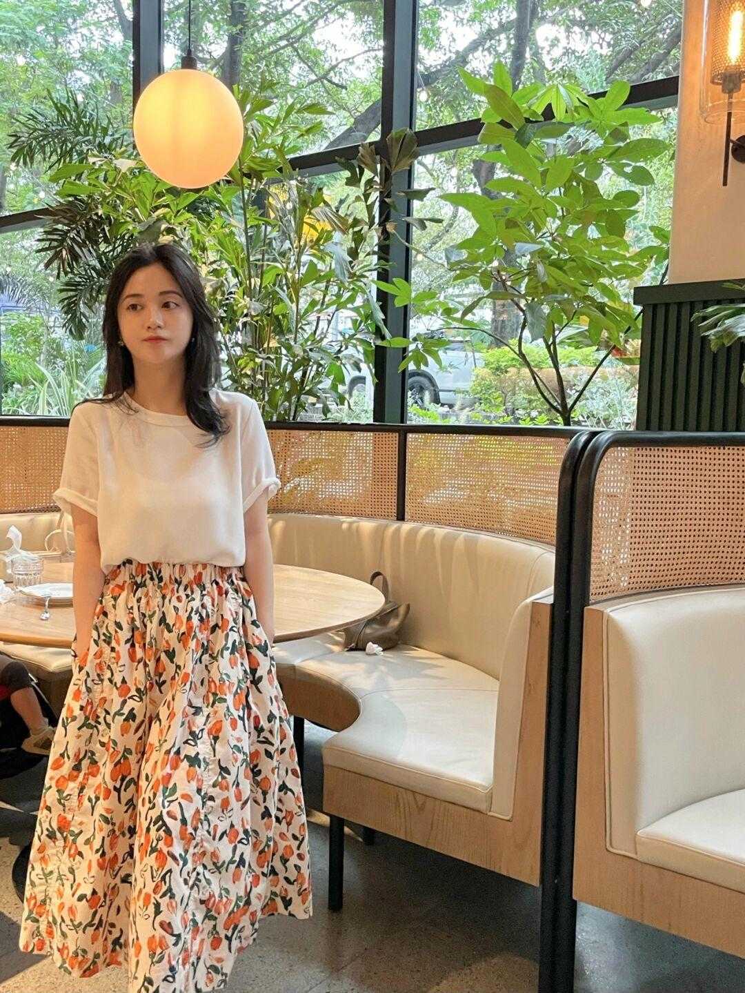 气质|日常穿搭小心机,紫色衬衫搭配半身裙提升品位,同时又能提升气质