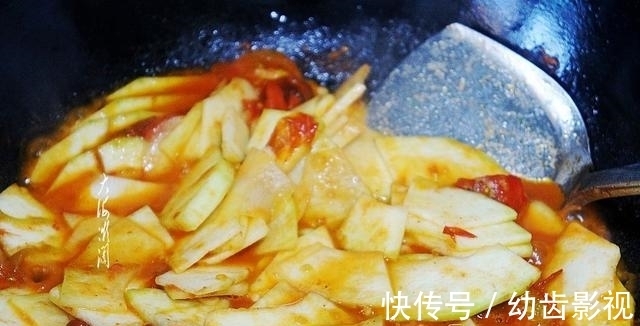 青椒|秋天，女人要多吃这菜，维C含量高，营养防燥，皮肤好不显老