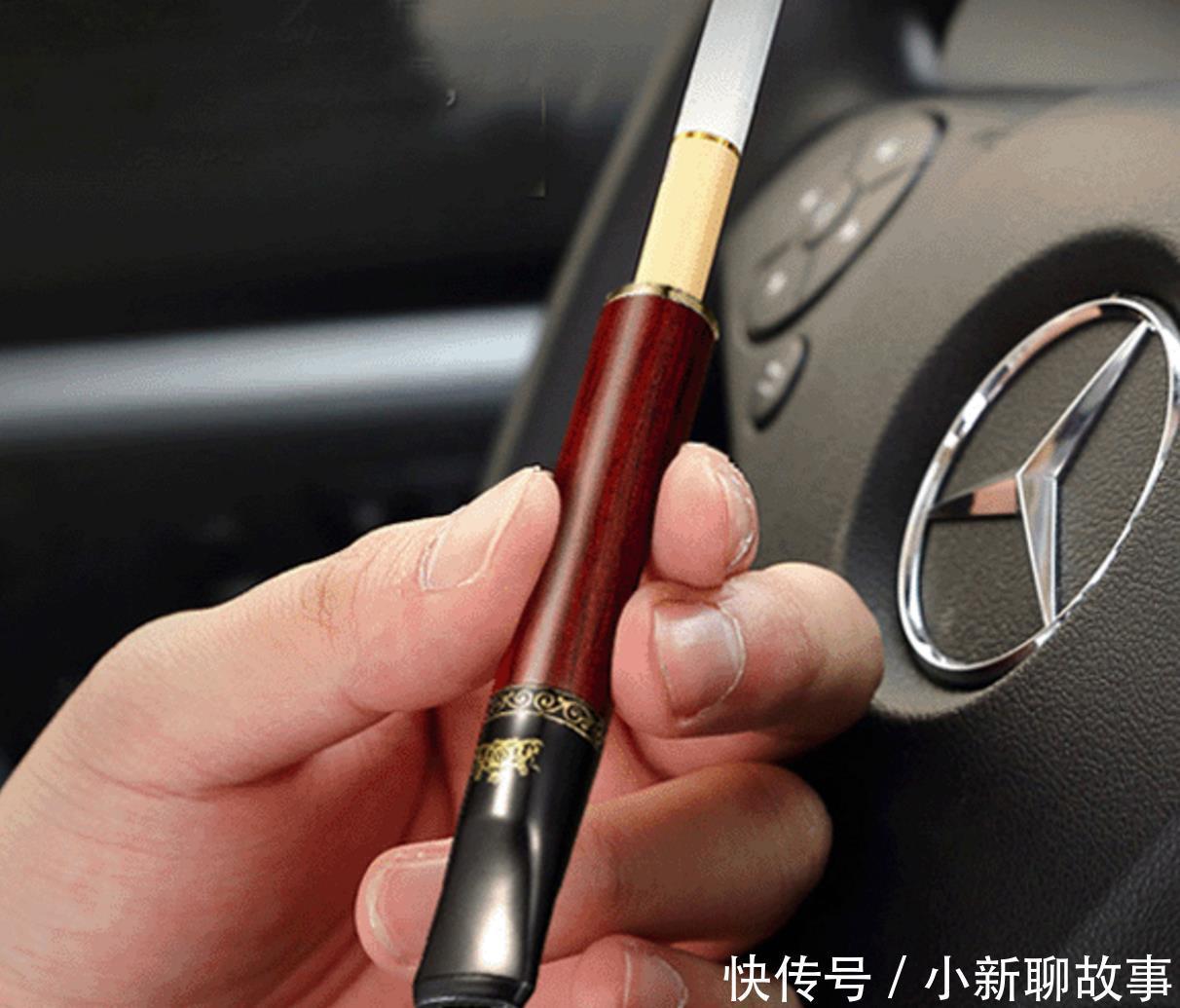 戴金链子太俗气了，今年流行这8款“随身好物”，出门新潮更有面