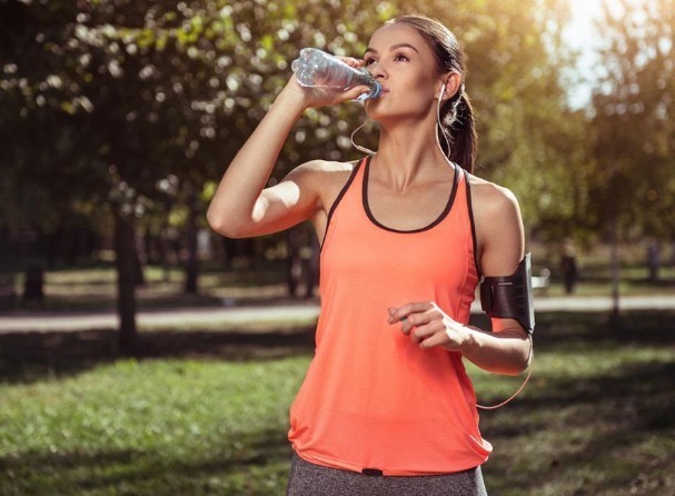 长寿药|喝水是免费的“长寿药”专家以下2时间段尽量别喝,疾病上门