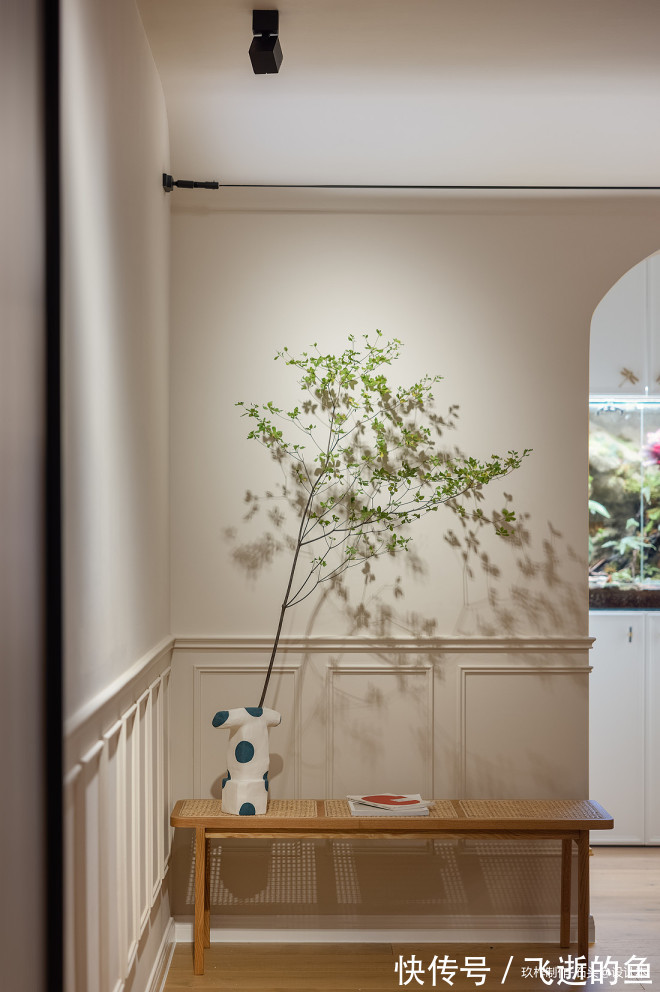 连通性|90㎡简约三居,秋日暖阳中的侘寂之美