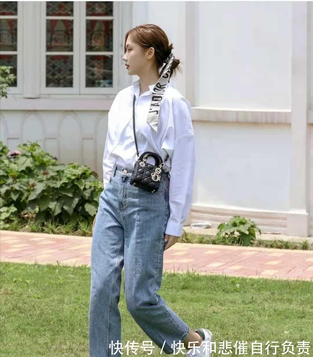 上衣|夏季宽松牛仔裤搭配什么上衣好看