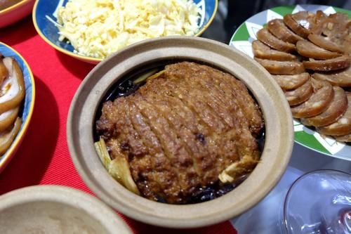 小姑子到嫂子家吃年夜饭，14个菜1个汤，满满一大桌，看看都有啥