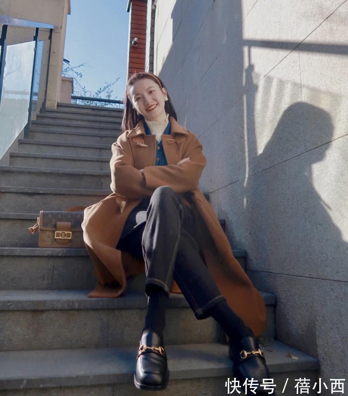 半身裙|OOTD!7款不同的黑色鞋打造一周不重样的造型,冬季穿百搭又减龄