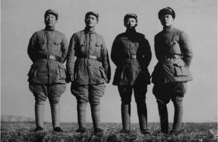 少将|伤残最严重的少将,只身活捉三百敌人,黄桥战役右臂掉下继续冲锋