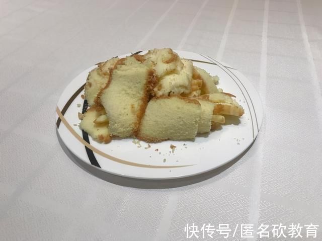 素质教育|家长买“蛋糕边角料”给孩子吃,被网友指责,穷家长会养出自卑娃