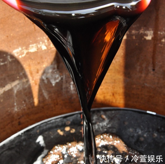 买食醋,不管哪种醋,认准瓶子上的一行字,就是酿造好醋,放心买