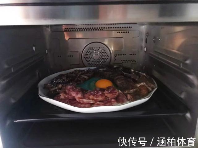 解馋|家常腊味三拼，加入一个鸡蛋蒸一蒸就上桌，简单又解馋