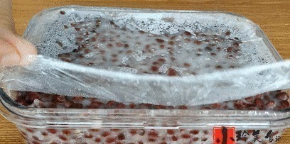 想吃红豆糯米糕不用出去买了，教你简单做法，软糯香甜，越嚼越香