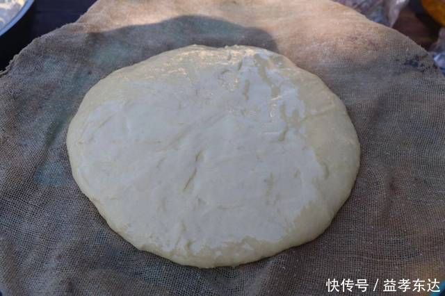 玉米面|原来发糕都做错了，这样做松软好吃不粘牙，比蛋糕还要美味