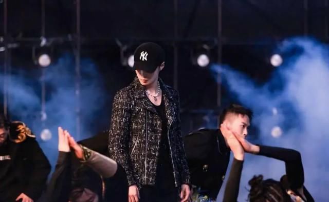 《街舞4》队长大换血，黄子韬韩庚归来，网友：没有张艺兴的不看