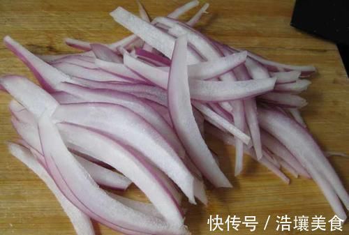 心菜|洋葱和它是绝配,堪称“天然血管清洁工”,软化血管,早食早受益