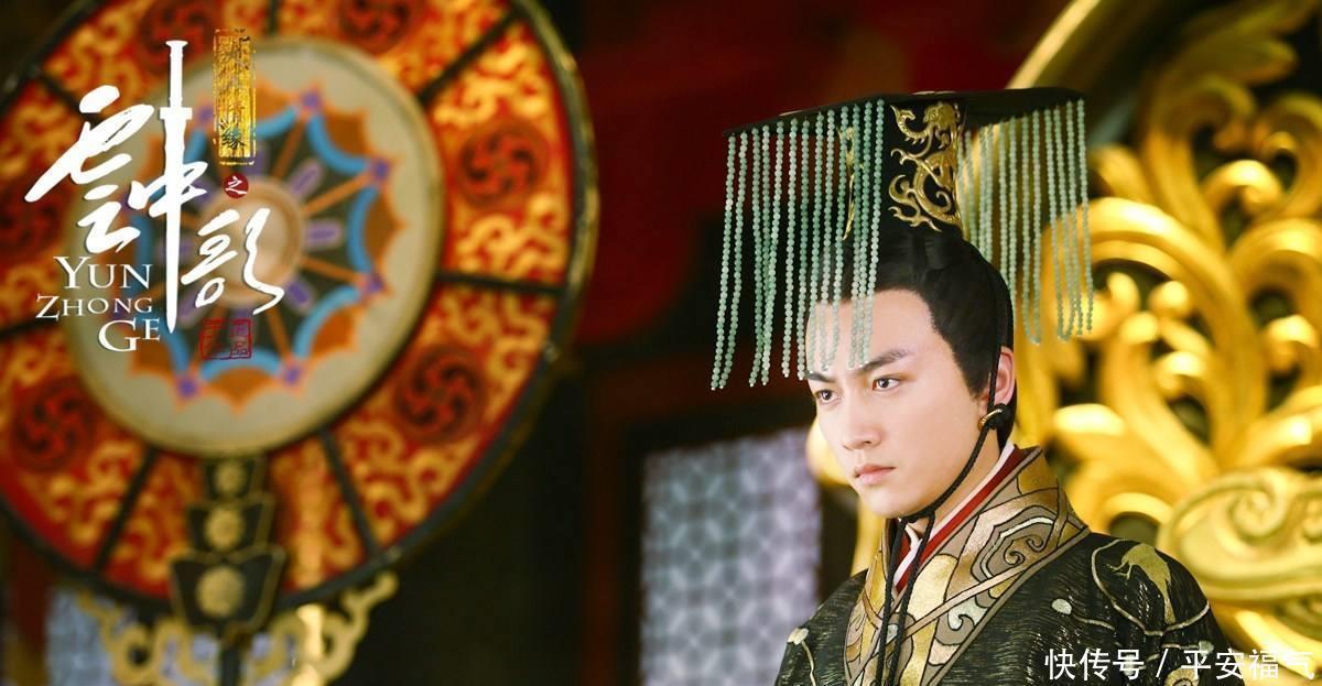 文武|满朝文武逼新皇帝另选皇后，他一言不发，轻松化解！