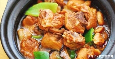 为娘也是花样百出,一荤一素完美搭配,上锅一蒸,嫩滑爽口又下饭