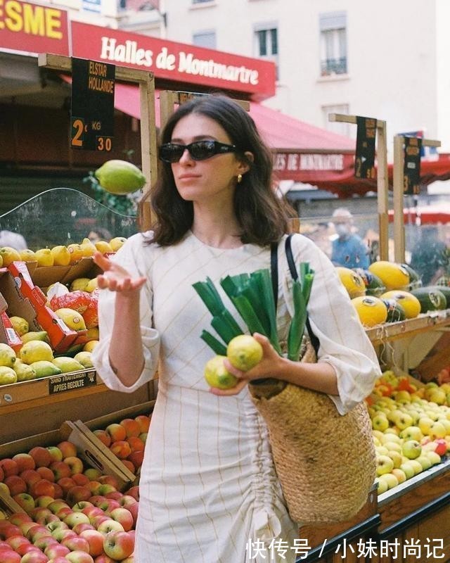 黑白色|女人过了40岁穿衣要讲究了,学会这几招穿搭干货,优雅高级显气质