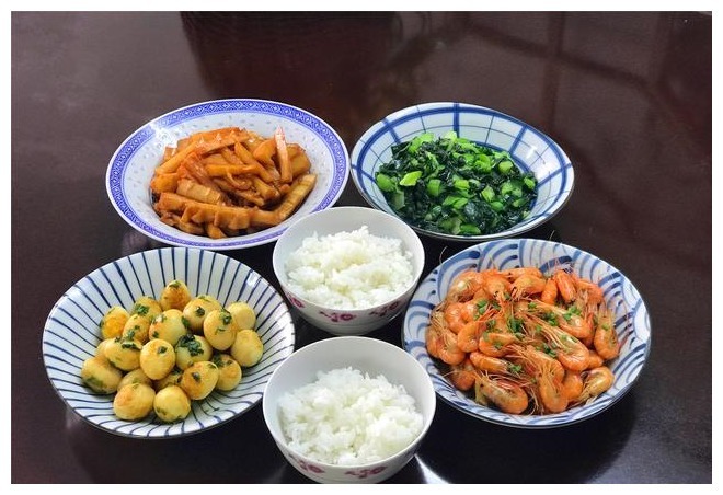 宅家也要好好吃饭,和孩子2个人的午餐,网友一天比一天吃得好