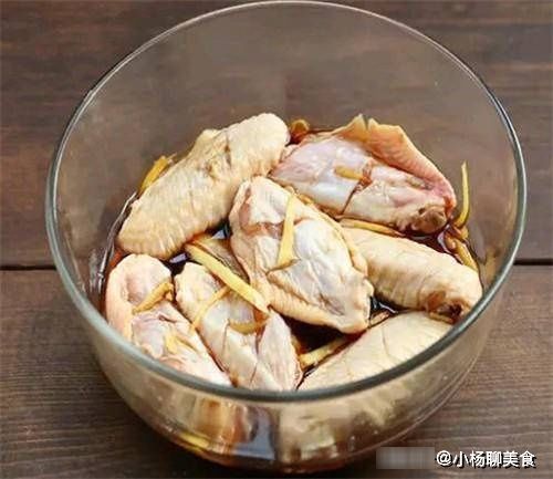 酱汁|鸡翅新吃法，不炸不煮，不加一滴水，菜下饭汤汁更下饭，零失败