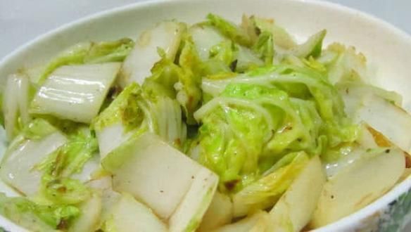 心菜|专家指出“4类人”,要少吃白菜,或者最好不吃!看了你就会清楚