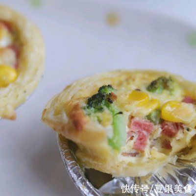 外酥里嫩|#安佳马苏里拉芝士挑战赛#杂蔬芝士咸蛋挞 | a43