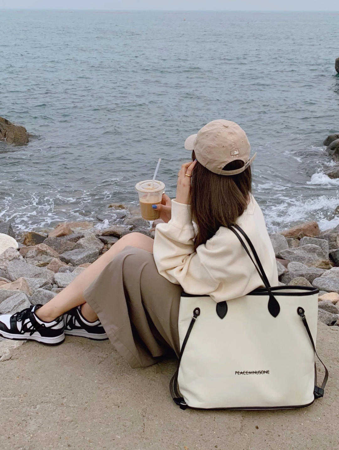 二分裤|休闲舒适的卫衣这样搭,时尚感加满,气场扑面而来