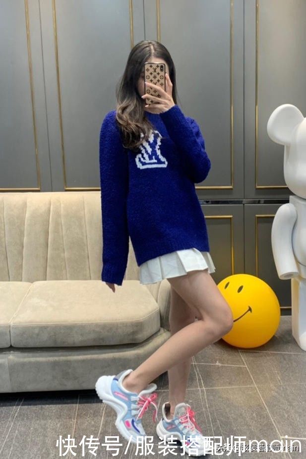 百褶裙怎么穿才“高级”？瞧瞧日本女人的穿搭，时髦又显气质