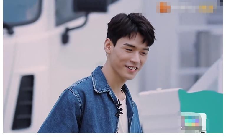 宣传|《中餐厅5》被曝欺骗粉丝，用龚俊当海报宣传，首播镜头少得可怜