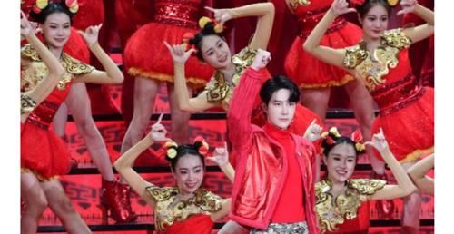 街舞|请勿过分解读，王一博签下的承诺书，是对自我严以律己的态度