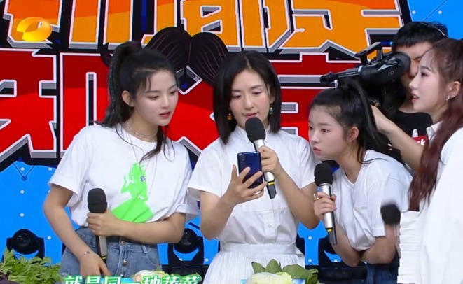 何蓝逗说自己看了十九年的《快乐大本营》,被何炅一语拆穿谎言