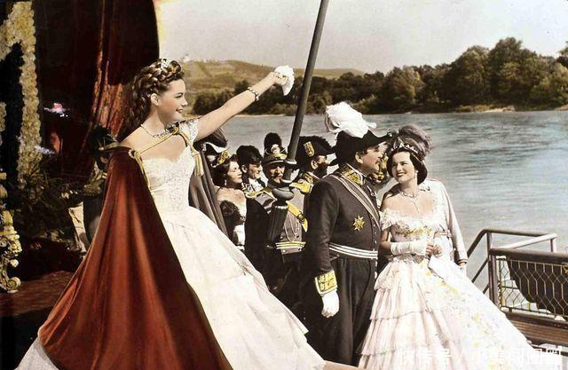 厘米|历史上的茜茜公主身高1米72，腰围仅45厘米，怀孕后体重仍不过百