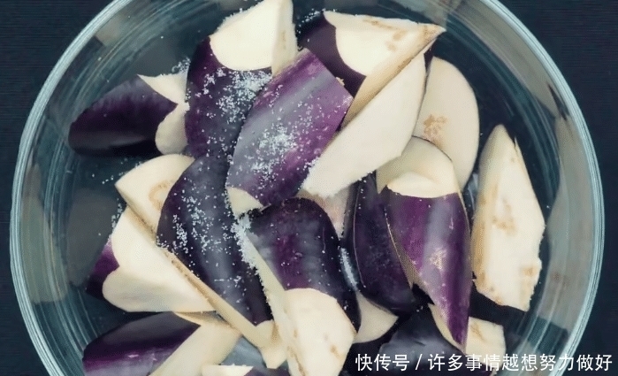 好吃|鲜甜爽口的茄子烧豆角,烹饪简单,营养好吃,孩子爱吃的素食美味