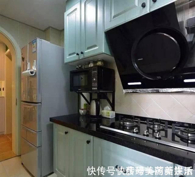 地砖|老公坚持在阳台做个“箱床”,真心太实用了!水泥洗脸台谁见过