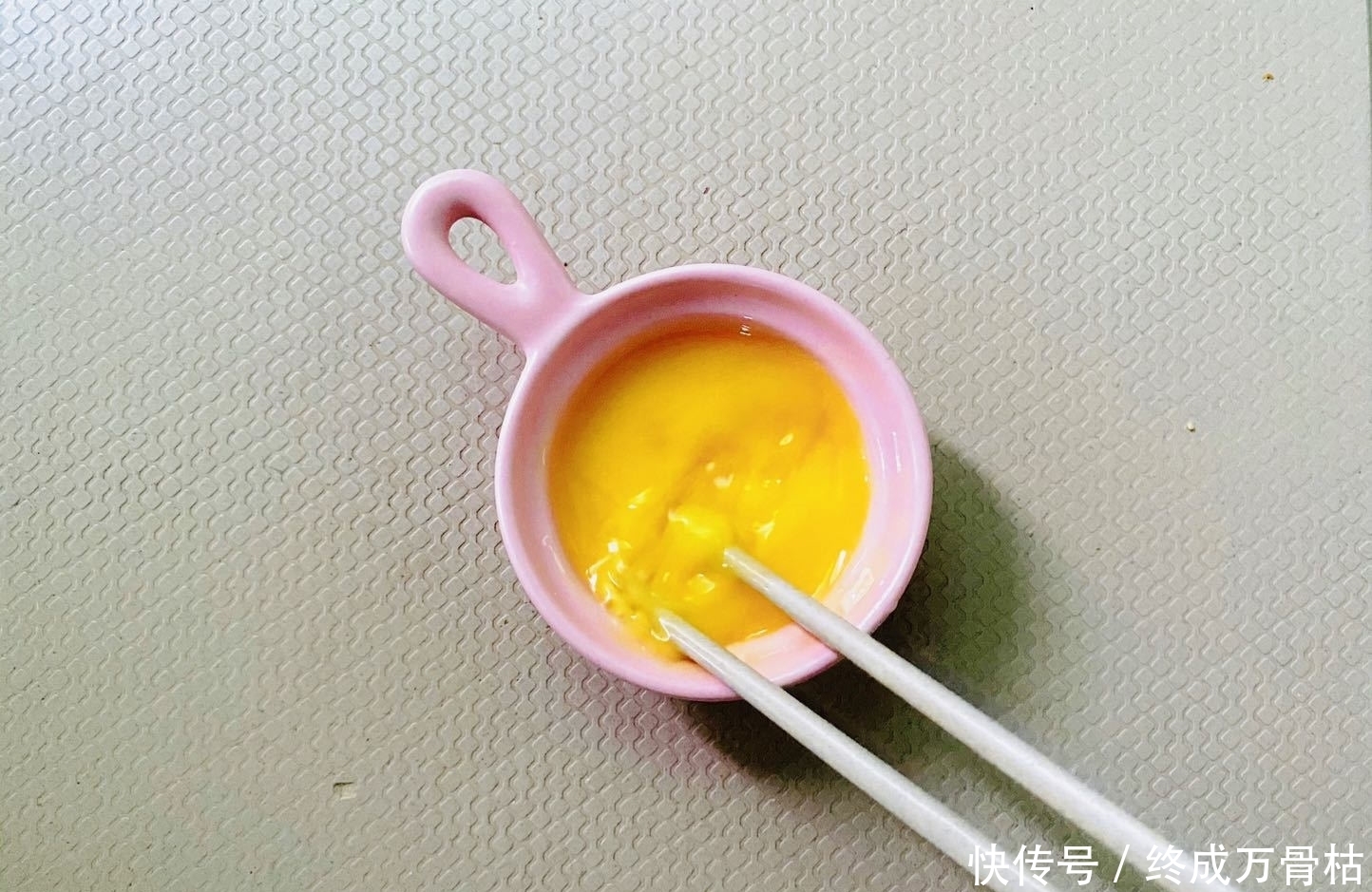 小点心|25分钟搞定娃的两道小点心,酥软香甜,好吃到连渣都不剩