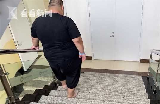 重度脂肪肝|小伙工作5年体重飙至400斤 连床板都压塌了