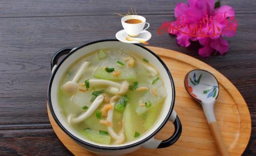 鲜美|这汤5分钟能做好,鲜美又便宜,低脂又饱腹,五元钱煮一锅喝个够