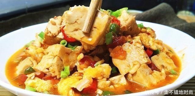 西红柿别再只是炒鸡蛋，和它一起做，开胃下饭，孩子点名要吃的菜