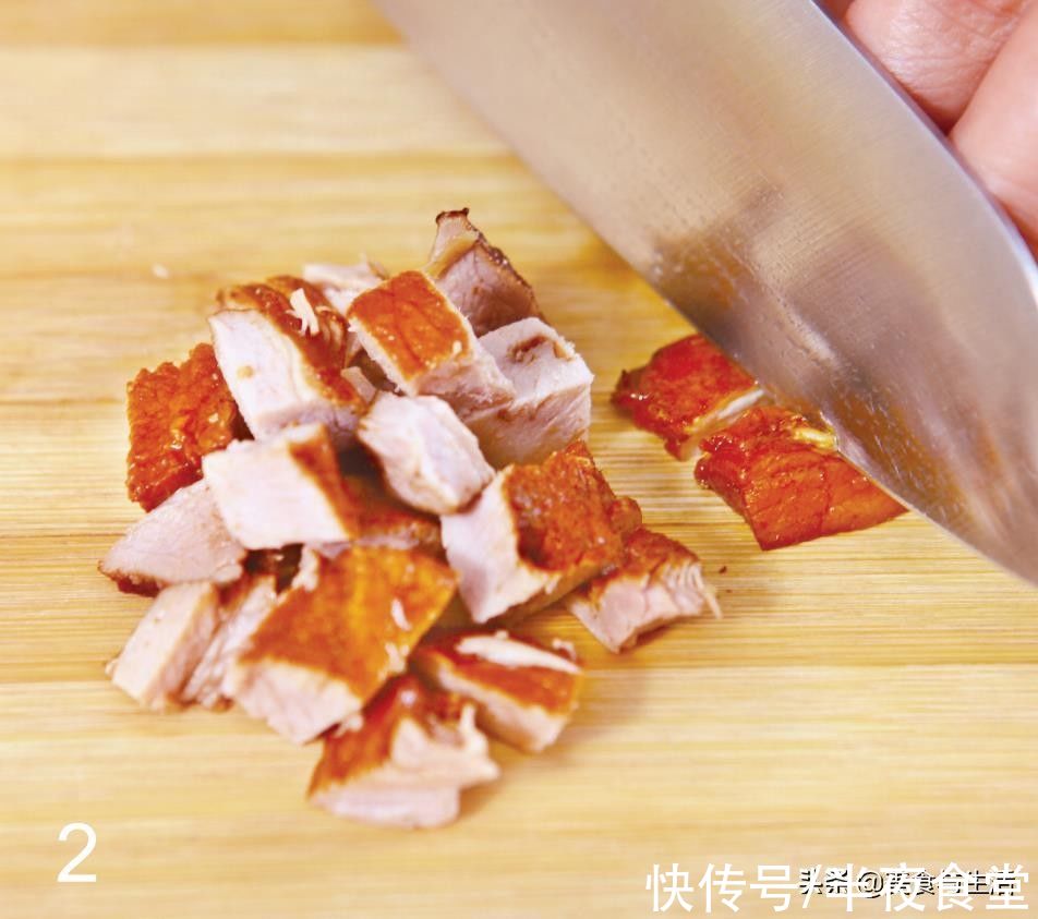 叉烧口味的土豆球跟我这样做,色泽金黄味道甜香,一口一个吃不够