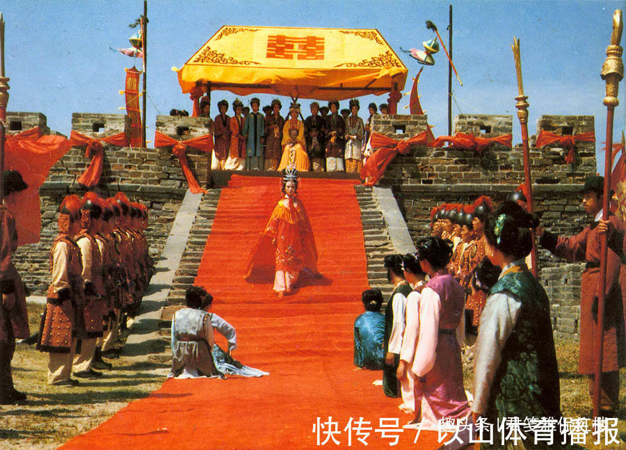 赵姨娘&探春和王夫人关系更好,为何远嫁时喊赵姨娘那声“娘”,那么真情