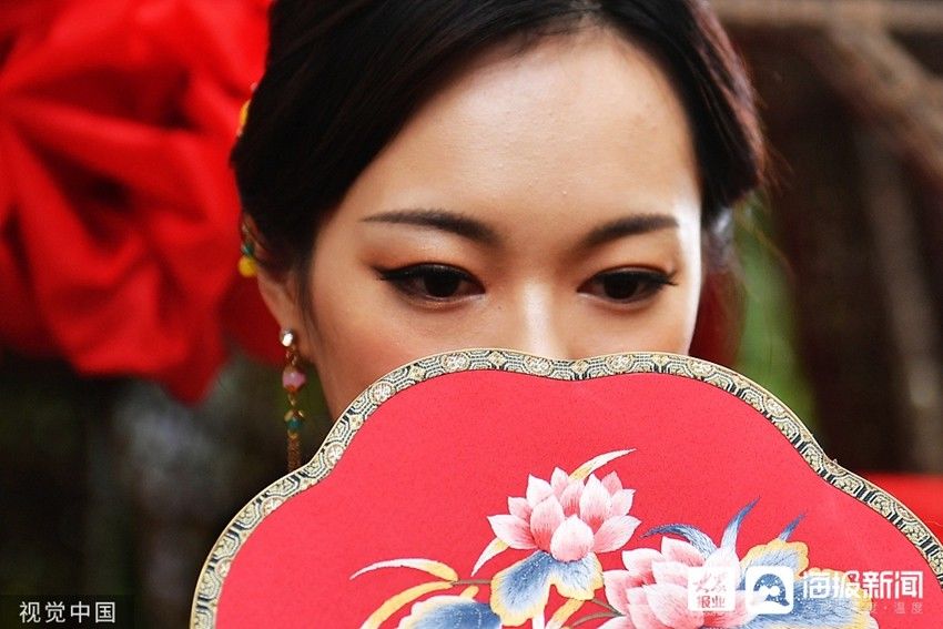 新时代|青岛：新时代文明时尚中式婚礼庭院秀启幕