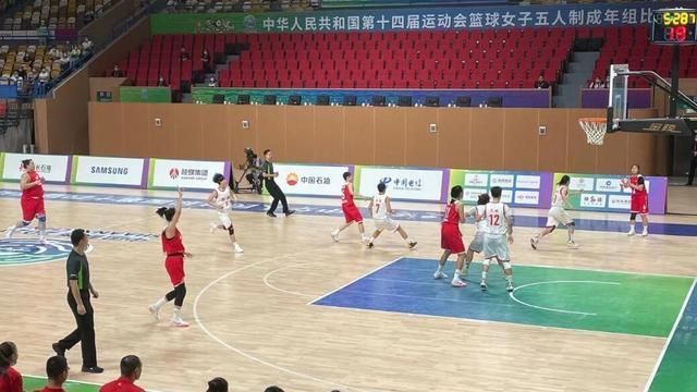 wcb打WCBA真没问题！刘禹彤22+4统治篮下，被李月汝打爆一点不丢人