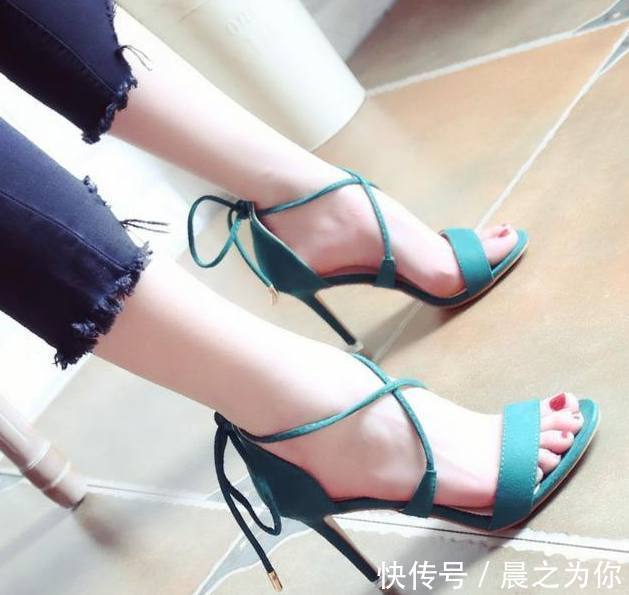 凉鞋 优雅的细高跟凉鞋,塑造美丽的双足,散发优雅女人味