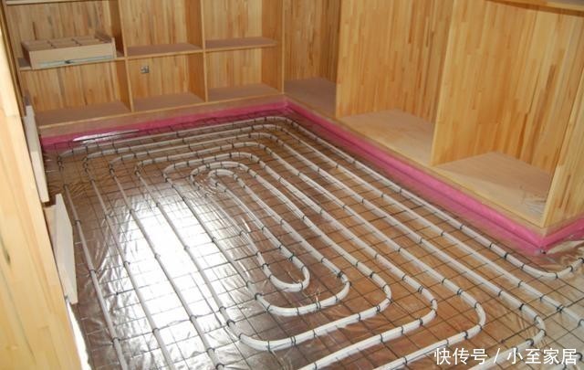 暖气片|新房装修铺地暖还是暖气片?听内行人的分析,才发现两者差别很大